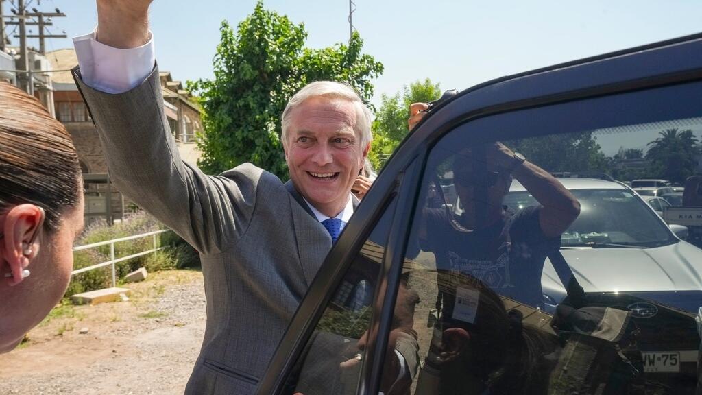 Chile: José Antonio Kast se encamina a una gobernanza compleja, de ganar las elecciones