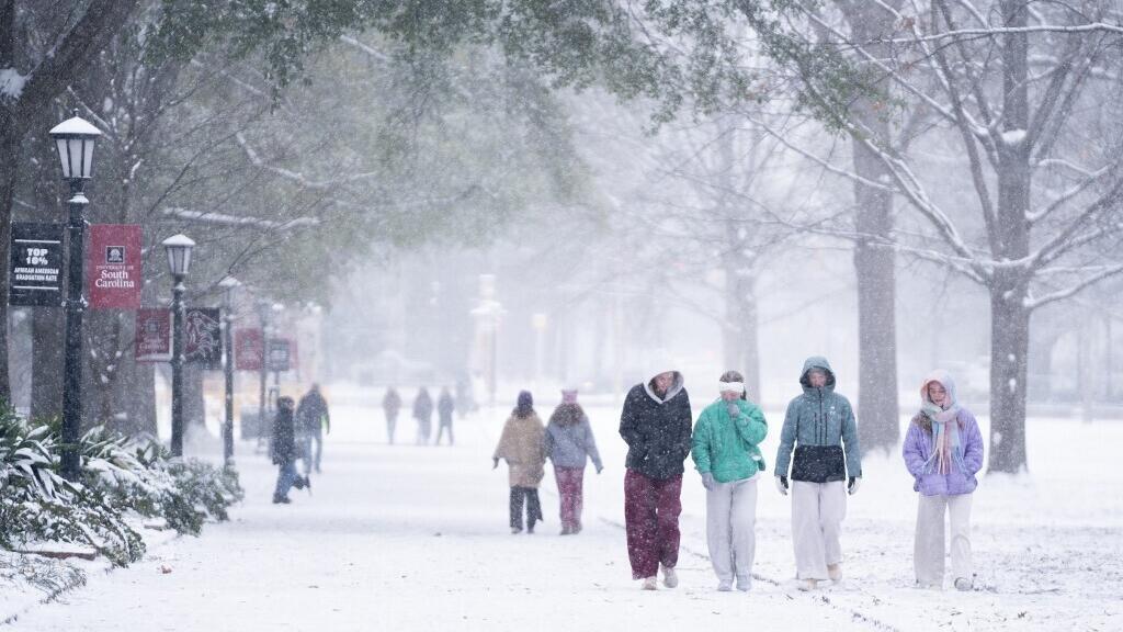 Une nouvelle tempête de neige s'abat sur le sud des États-Unis, la vague de froid s'étend