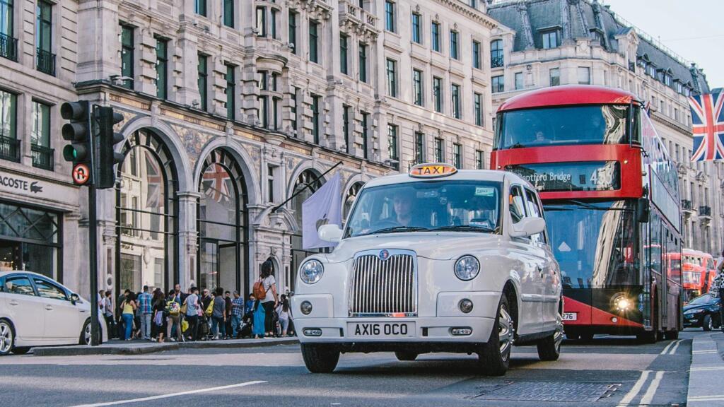 L’anglais, c’est environ 1,132 milliard de locuteurs dans une cinquantaine de pays.