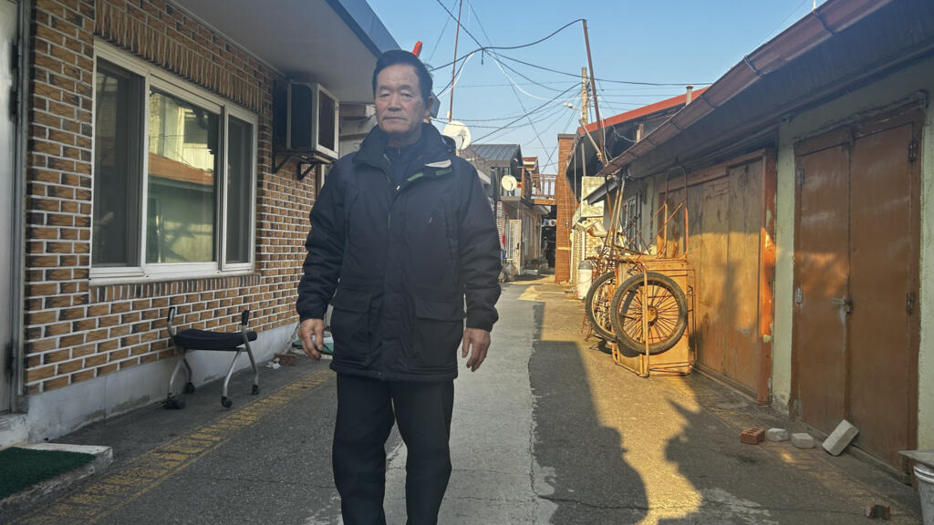 Kim Yeong-sik, dans sa rue.