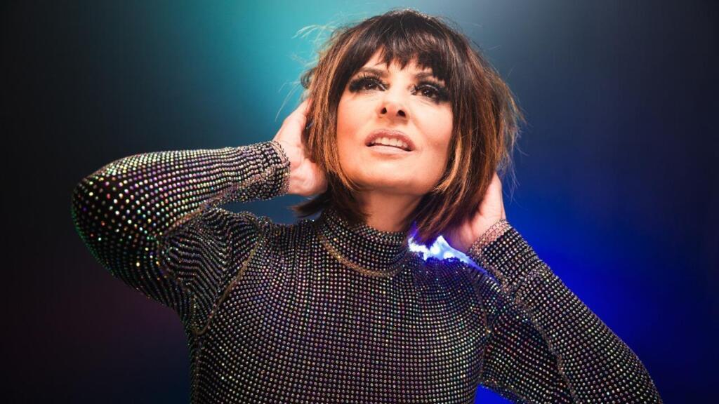 Fernanda Abreu tem 35 anos de carreira solo.