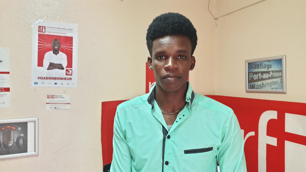 Le slameur I-slam au studio de RFI à Port-au-Prince.