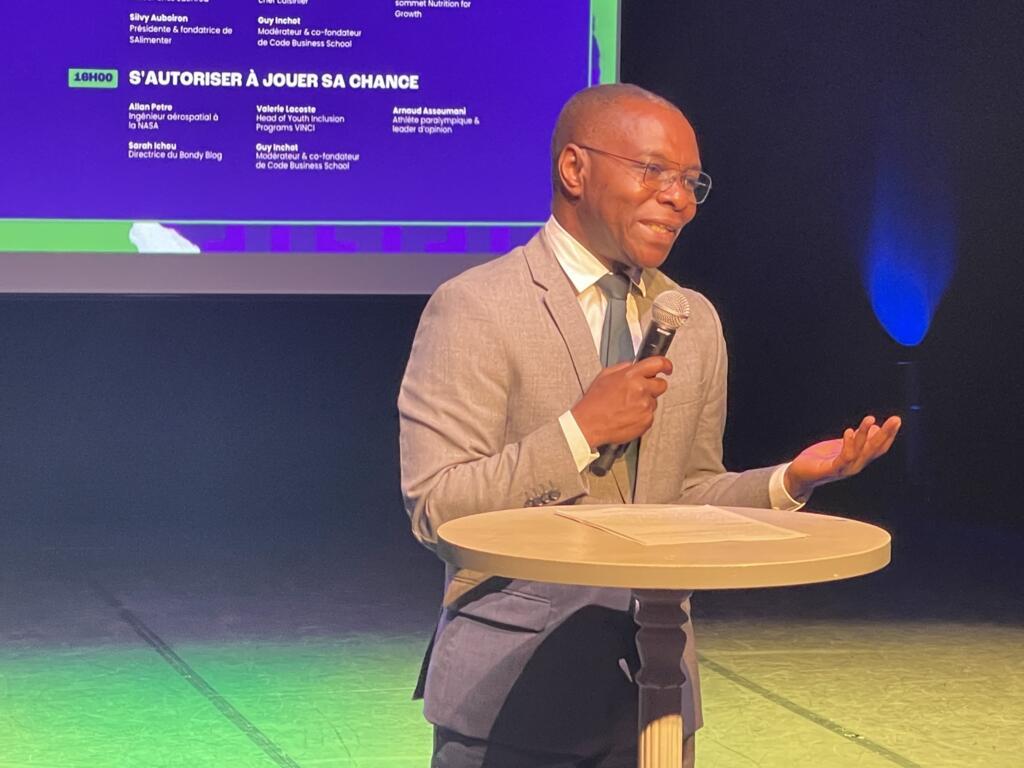 Thani Mohamed Soilihi, ministro francês da Francofonia e Parcerias Internacionais. Na abertura da Expofavela 2025. Em Paris, em 4 de julho de 2025.