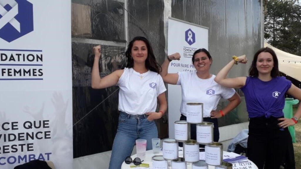 Des bénévoles de la Fondation des femmes en France.