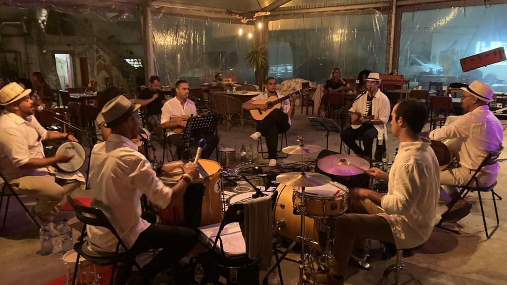 Com a Fábrica do Samba, Tércio Borges junta 10 músicos na roda, brasileiros e portugueses.