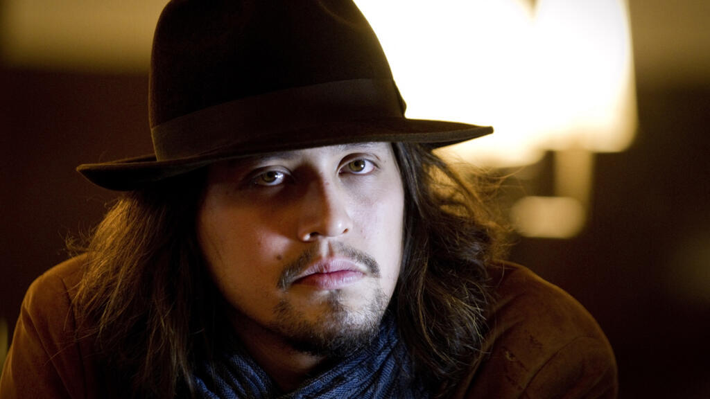 O cantor e compositor francês Lulu Gainsbourg lançou recentemente um novo EP, “Nuit infinie”.