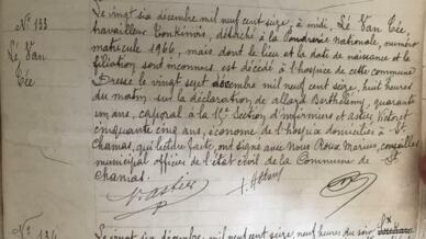 Lé Van Tée (tên bị viết sai chính tả), một người lính thợ Đông Dương qua đời ở Saint-Chamas, ghi trong Sổ hộ tịch của thành phố Saint-Chamas. Ảnh chụp ngày 09/08/2021.