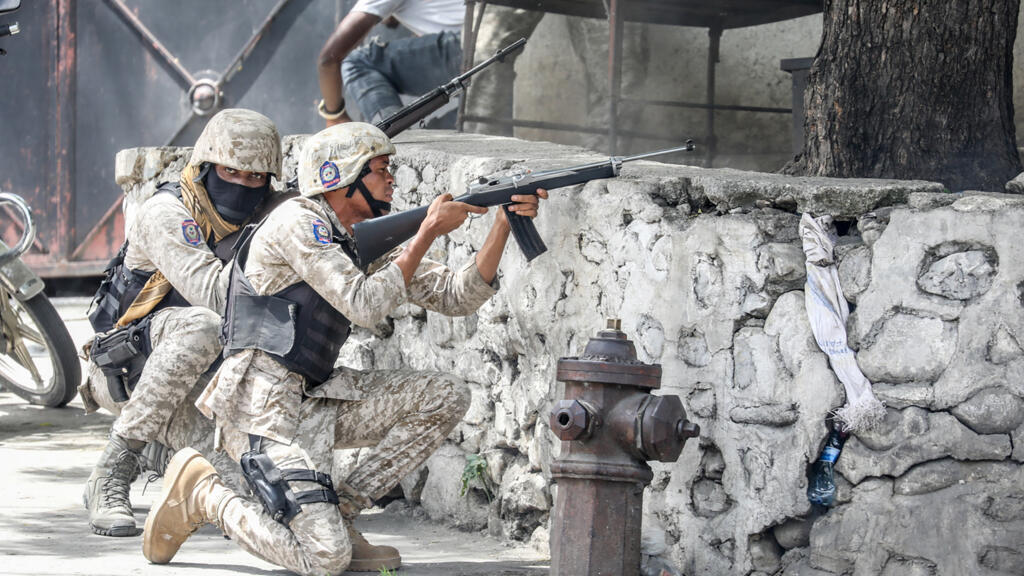 Des forces de sécurité en lutte contre des gangs armés, à Port-au-Prince, Haïti. (Image d'illustration)