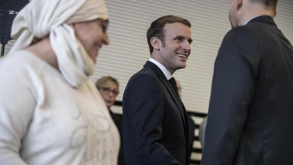 Le président Emmanuel Macron, lors d'une rencontre avec des associations à Mulhouse, le 18 février 2020.