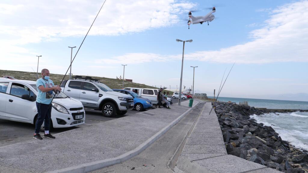 Pêche au drone au Cap, en Afrique du Sud, en juin 2021.