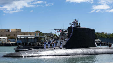 Ảnh tư liệu do Hải quân Mỹ cung cấp: Chiếc USS Missouri (SSN 780), tàu ngầm tấn công nhanh lớp Virginia, rời căn cứ Pearl Harbor-Hickamnt ngày 01/09/2021.
