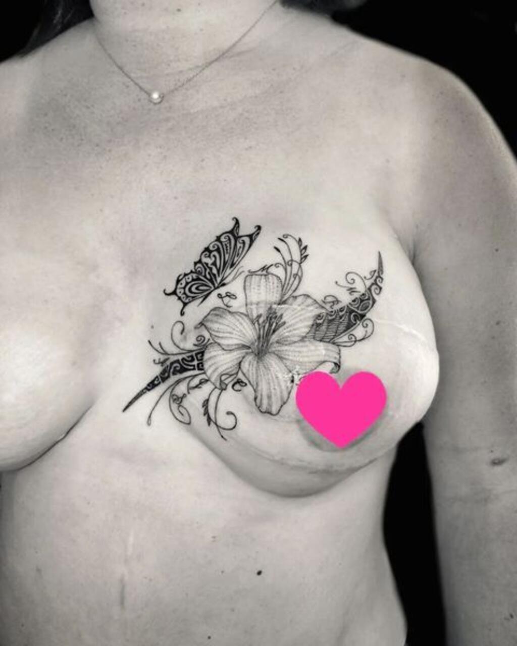 Tatouage réalisé par Phu Phi