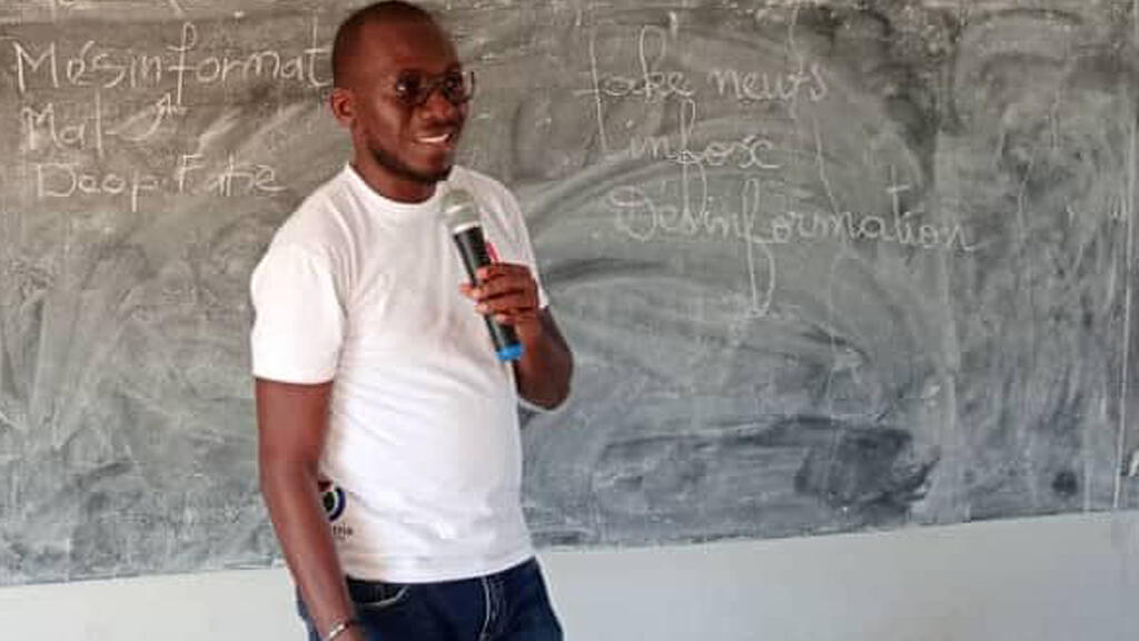 Jean-Luc Adon, secrétaire général du Club RFI Abidjan et animateur de la campagne de sensibilisation sur l’utilisation des réseaux sociaux.