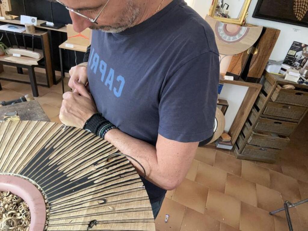 Landry Clément dans son atelier