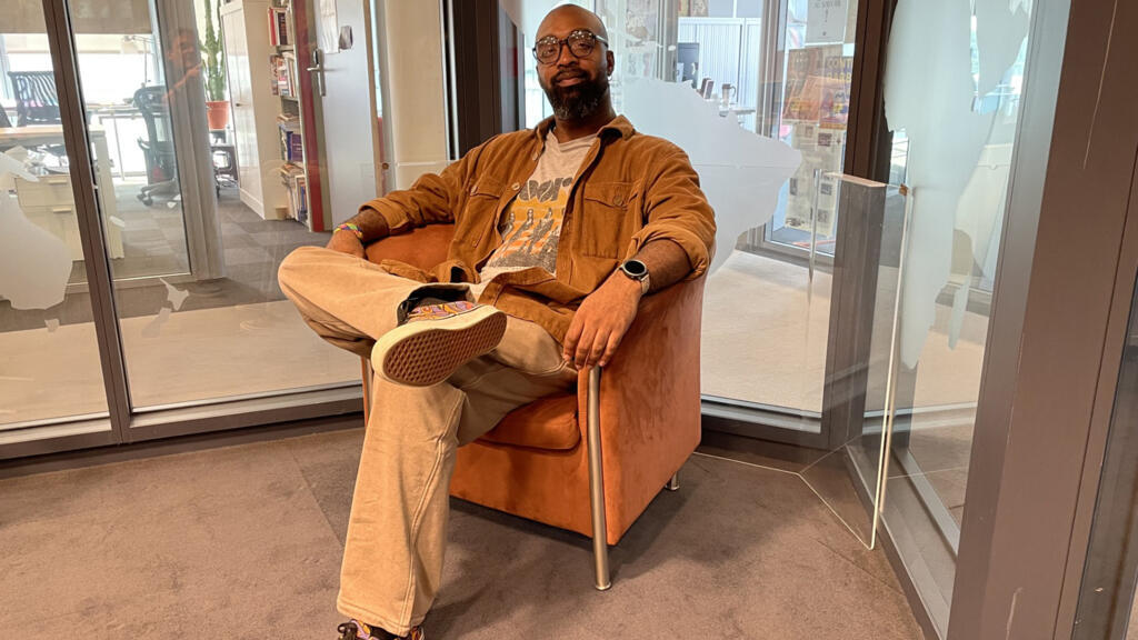 Ralph Lavital en studio à RFI.