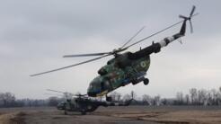 Dans la même seconde, les appareils décollent et partent en rase-mottes vers la ligne de front.