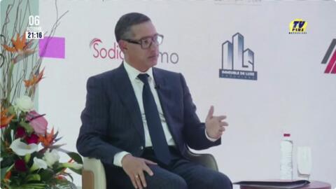 L'homme d'affaires Mamy Ravatomanga répondant aux accusations de la GenZ malgache, durant une interview diffusée sur plusieurs chaînes privées, le 6 octobre 2025.