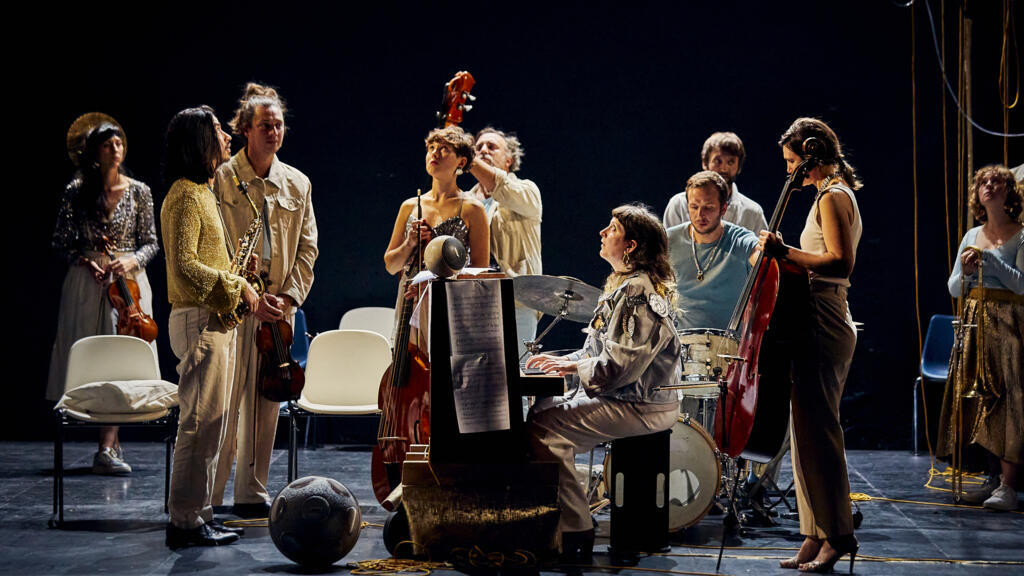 « La Symphonie tombée du ciel » avec La Sourde à l'Athénée Théâtre Louis-Jouvet à Paris jusqu'au 28 septembre 2024.