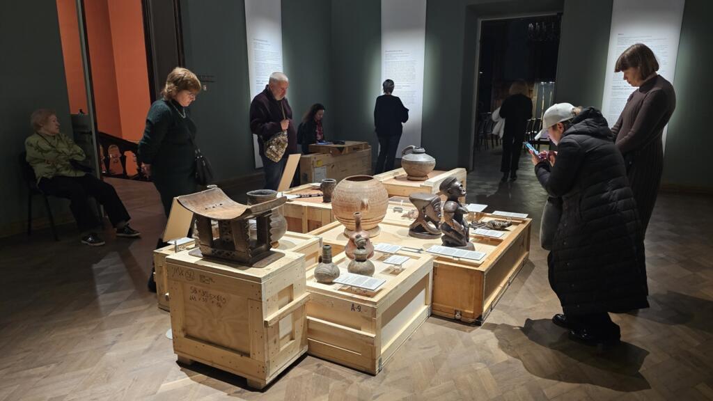 Ukraine: au coeur de la guerre, le musée Khanenko consacre une exposition aux arts africains