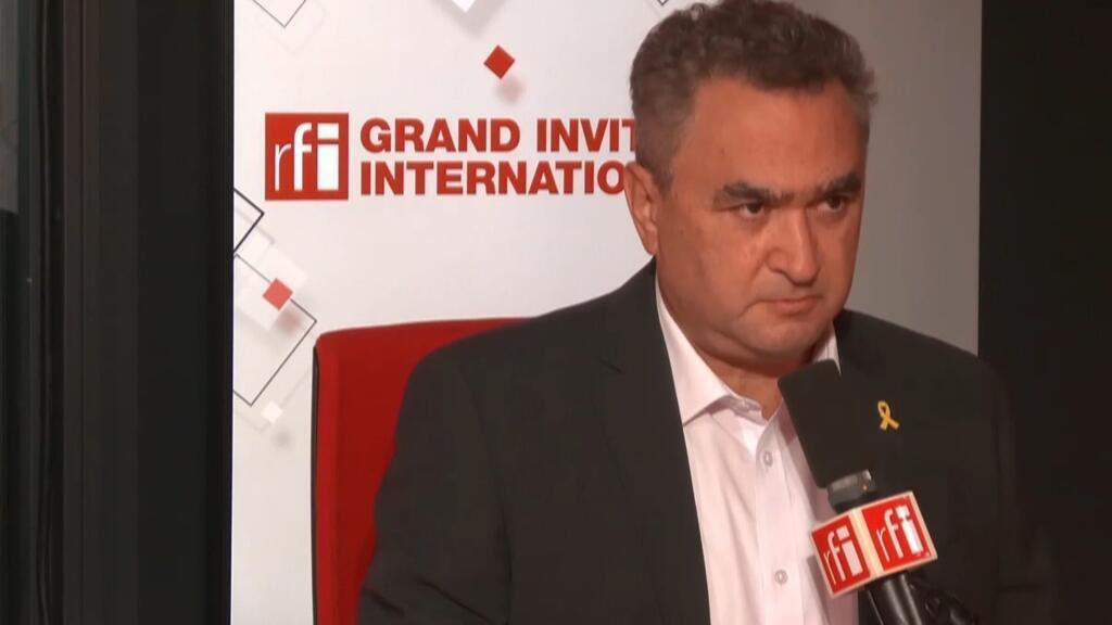 Joshua Zarka, ambassadeur d'Israël en France, dans le studio de RFI le 22 septembre 2025.