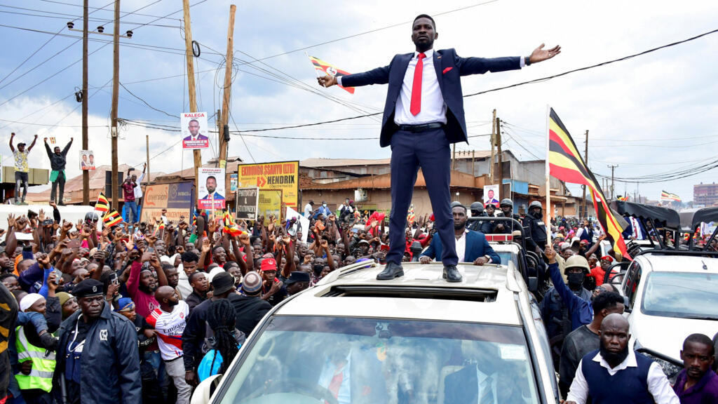 Ouganda: la campagne présidentielle ouverte sur fond de duel inégal entre Yoweri Museveni et Bobi Wine
