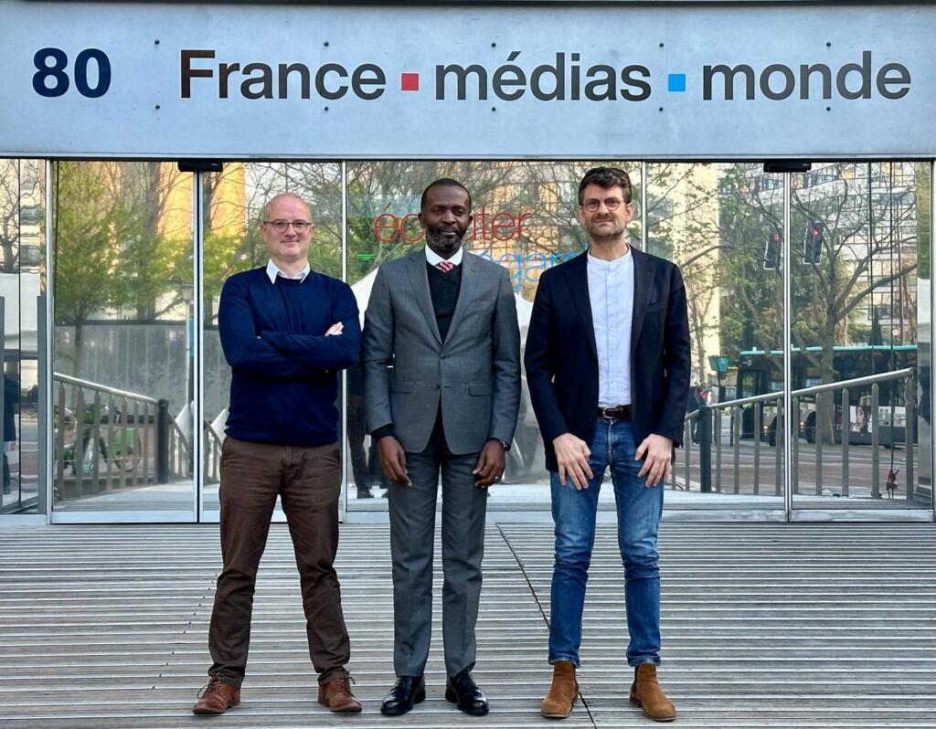 Anthony Nkinzo, directeur général de l'Agence congolaise de promotion des investissements avec Bruno Faure (RFI) et Julien Clémençot (RFI)