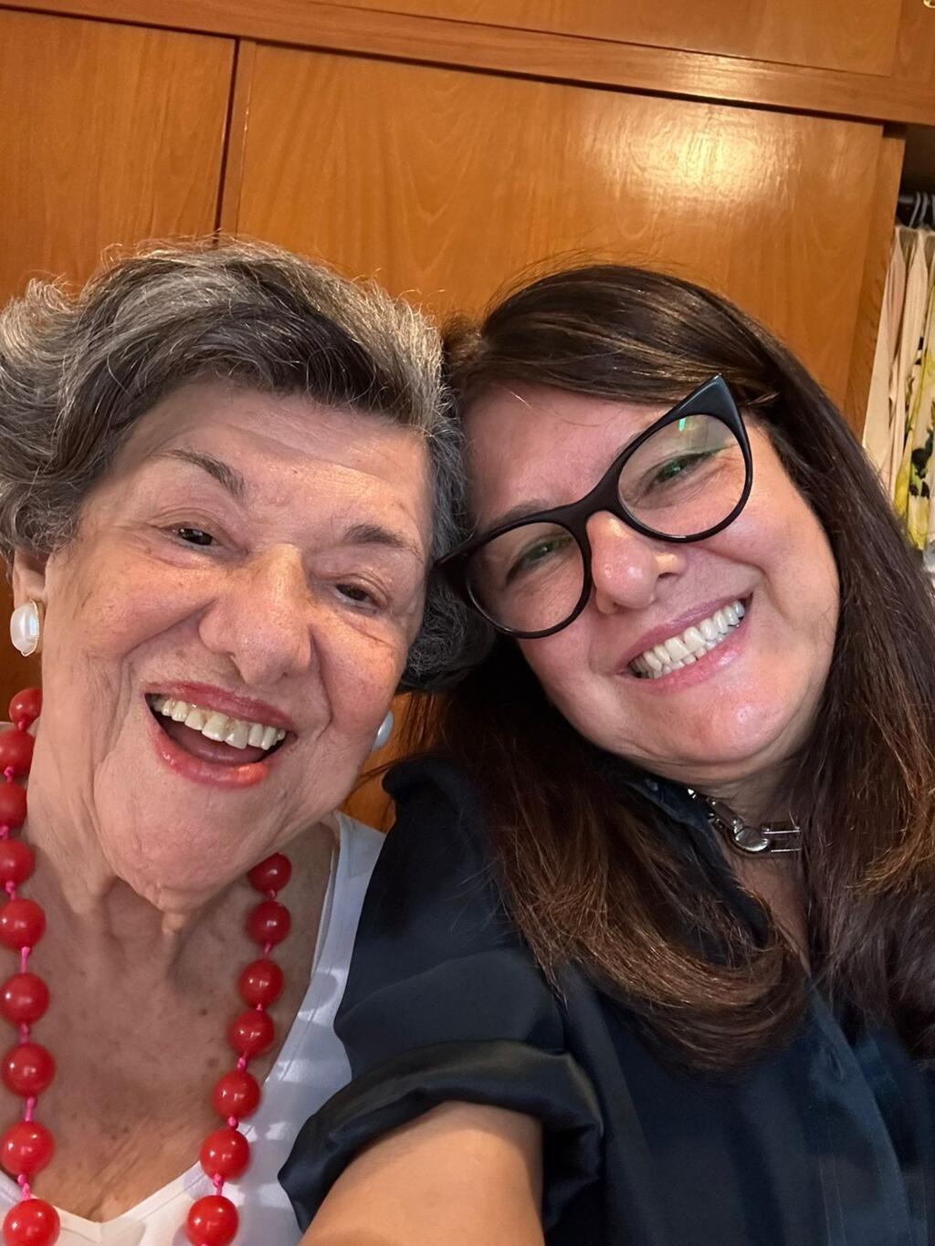 Ruth Rocha e a filha Mariana Rocha, que representa as obras da mãe em feiras literárias no exterior.