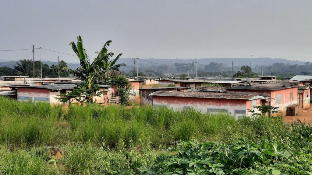 Les anciennes cités ouvrières de Bakoumba.