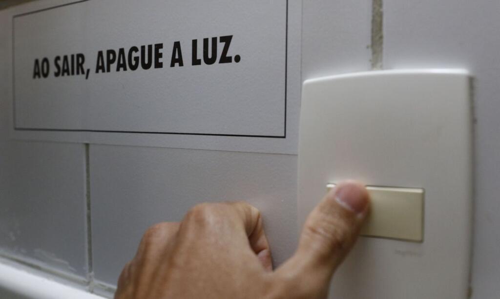 A campanha de economia de luz é a solução que restou, diante de uma falta de planejamento energético que já vinha antes mesmo de o clima se degradar, ressalta Roberto Pereira d’Araújo, diretor do Instituto de Desenvolvimento Estratégico do Setor Elétrico (Ilumina).