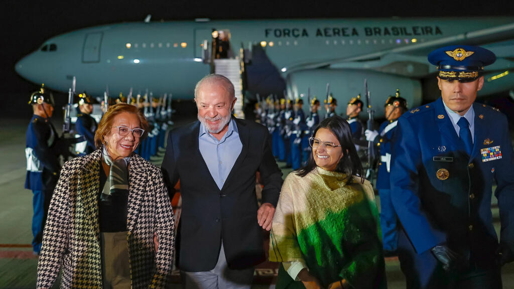 O presidente Luiz Inácio Lula da Silva desembarcou em Bogotá na noite de quinta-feira, 21 de agosto de 2025. 