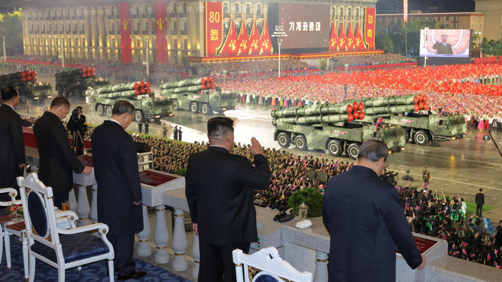 Corée du Nord: énorme défilé militaire à Pyongyang pour les 80 ans du parti unique