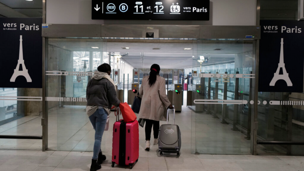 França mantém as fronteiras parcialmente fechadas para os viajantes provenientes do territorio brasileiro.