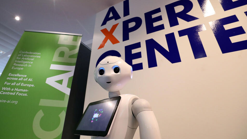 Un robot doté d'intelligence artificielle au centre «Artificial Intelligence Xperience» de l'université Vrije à Bruxelles.