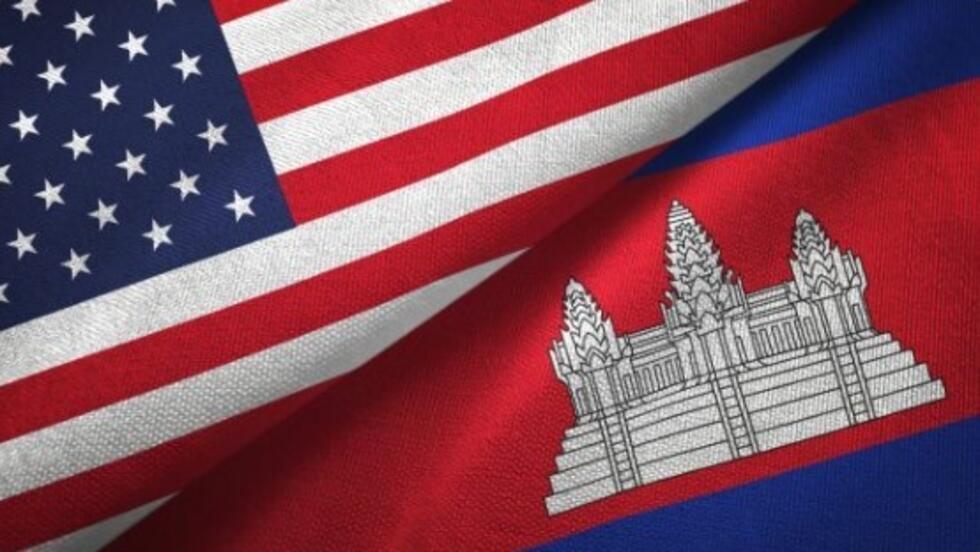 ទង់ជាតិកម្ពុជា និងអាមេរិក