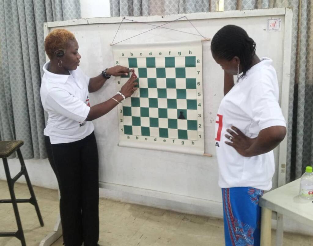 Démonstration aux échecs.