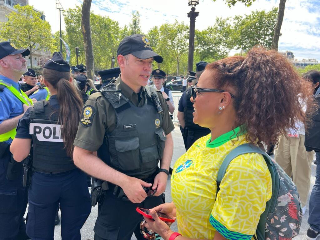 Bianca est Brésilienne, elle vit à Paris et n'a toujours pas trouvé la police fédérale de son pays.