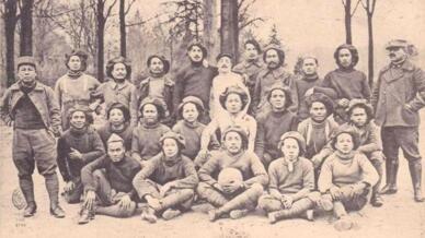 Đội bóng của lính Đông Dương trong Thế Chiến I (1914-1918).