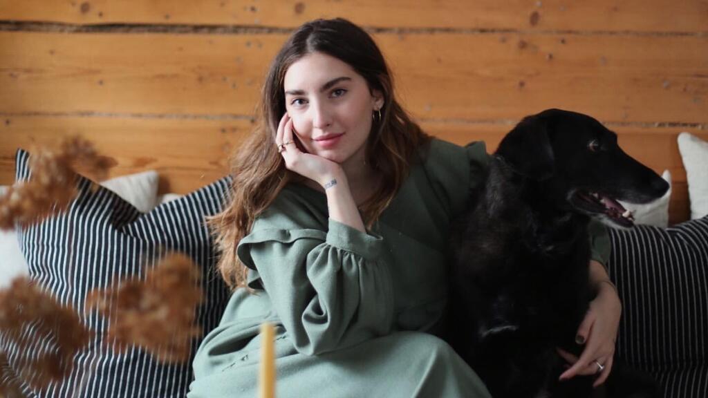 “Entre 4 paredes” é o título da primeira exposição individual de Antonia Figueiredo.