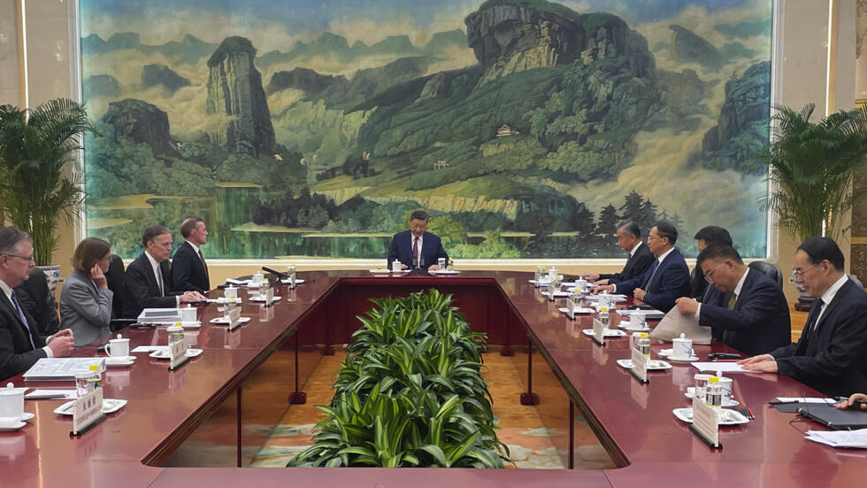 Cố vấn an ninh Quốc Gia của Nhà Trắng Jake Sullivan (trái) dẫn đầu một phái đoàn đến Bắc Kinh. Ảnh ngày 29/08/2024.