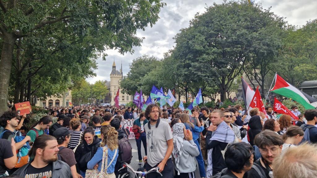 Greve și proteste masive în Franța joi, împotriva măsurilor de austeritate