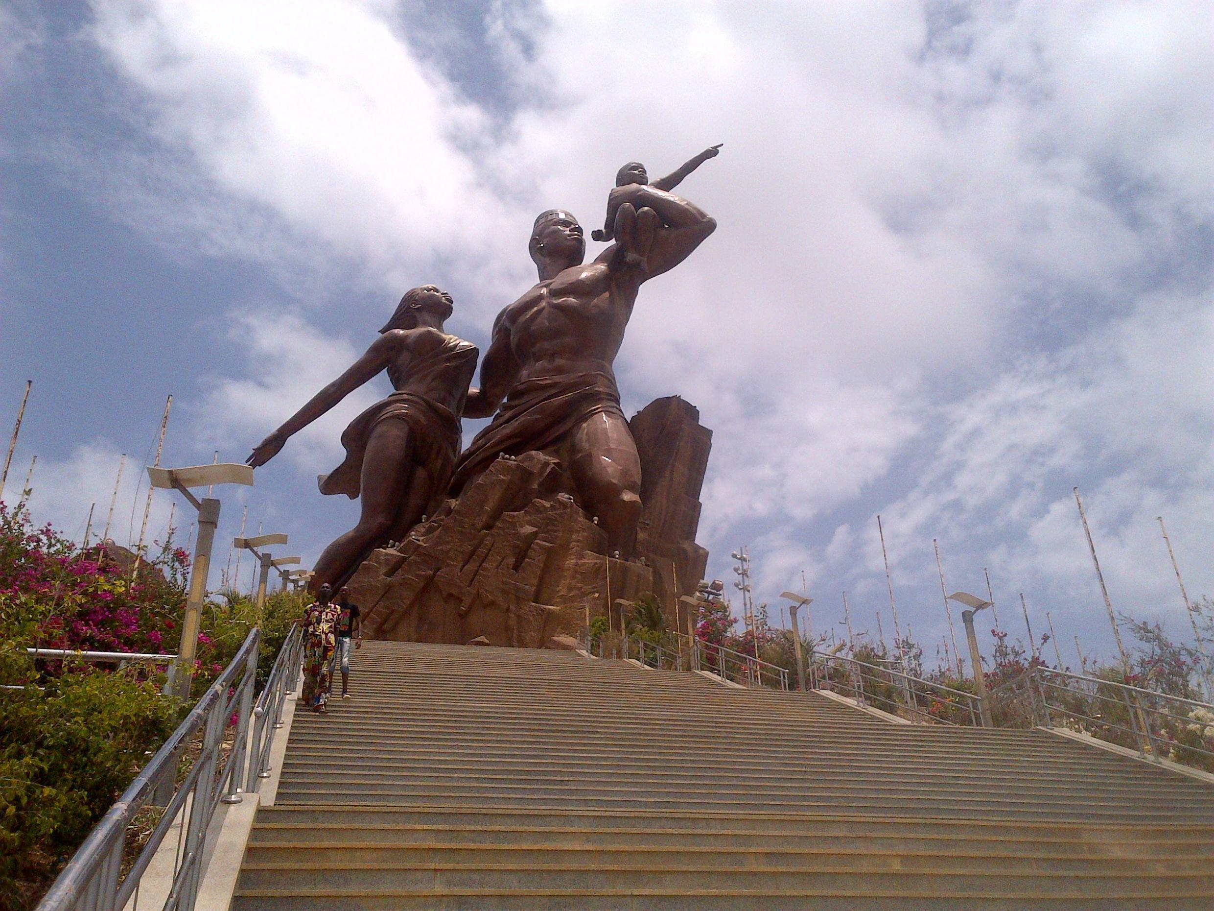 La statue de la Renaissance africaine de Dakar Monuments du monde
