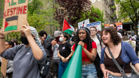 Des étudiants propalestiniens de l'université Columbia manifestent dans les rues de New York, le 6 mai 2024 (image d'illustration). L'administration Trump ne supporte plus les mouvements étudiants de soutien à la cause palestinienne.