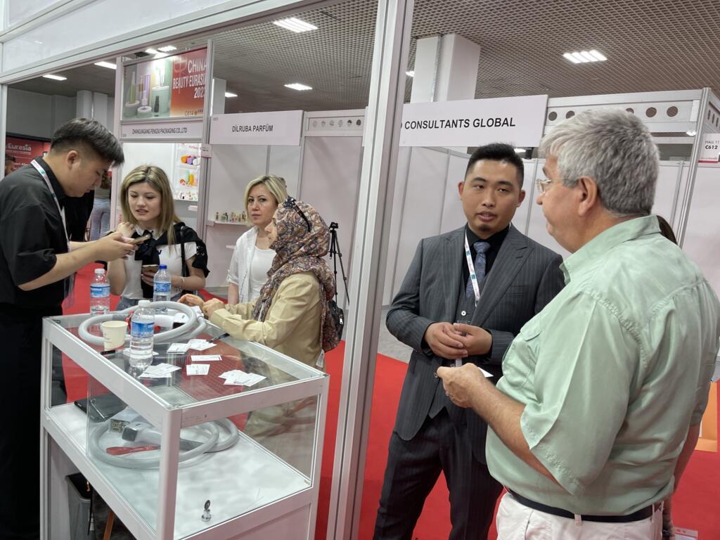 Rock Duan, entrepreneur chinois au salon Beauty Eurasia à Istanbul.