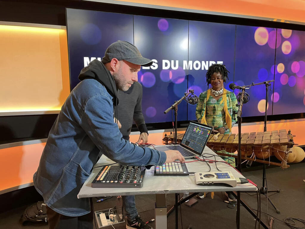 Praktika et Dafra Keïta à RFI.