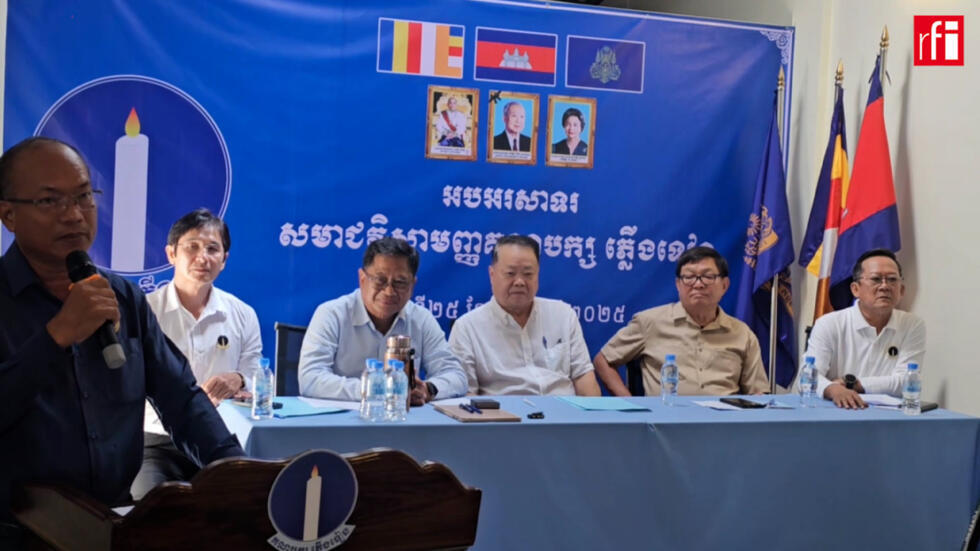 គណបក្សភ្លើងទៀន ធ្វើសមាជ ថ្ងៃទី២៥ ឧសភា ឆ្នាំ ២០២៥ ទីក្រុង ភ្នំពេញ។