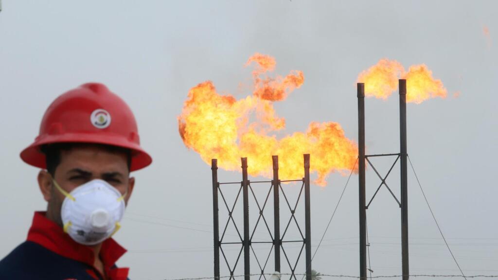 La crise que traverse le secteur pétrolier pourrait aussi mener à plus de pollution, si les États ne renforcent pas leurs législations.