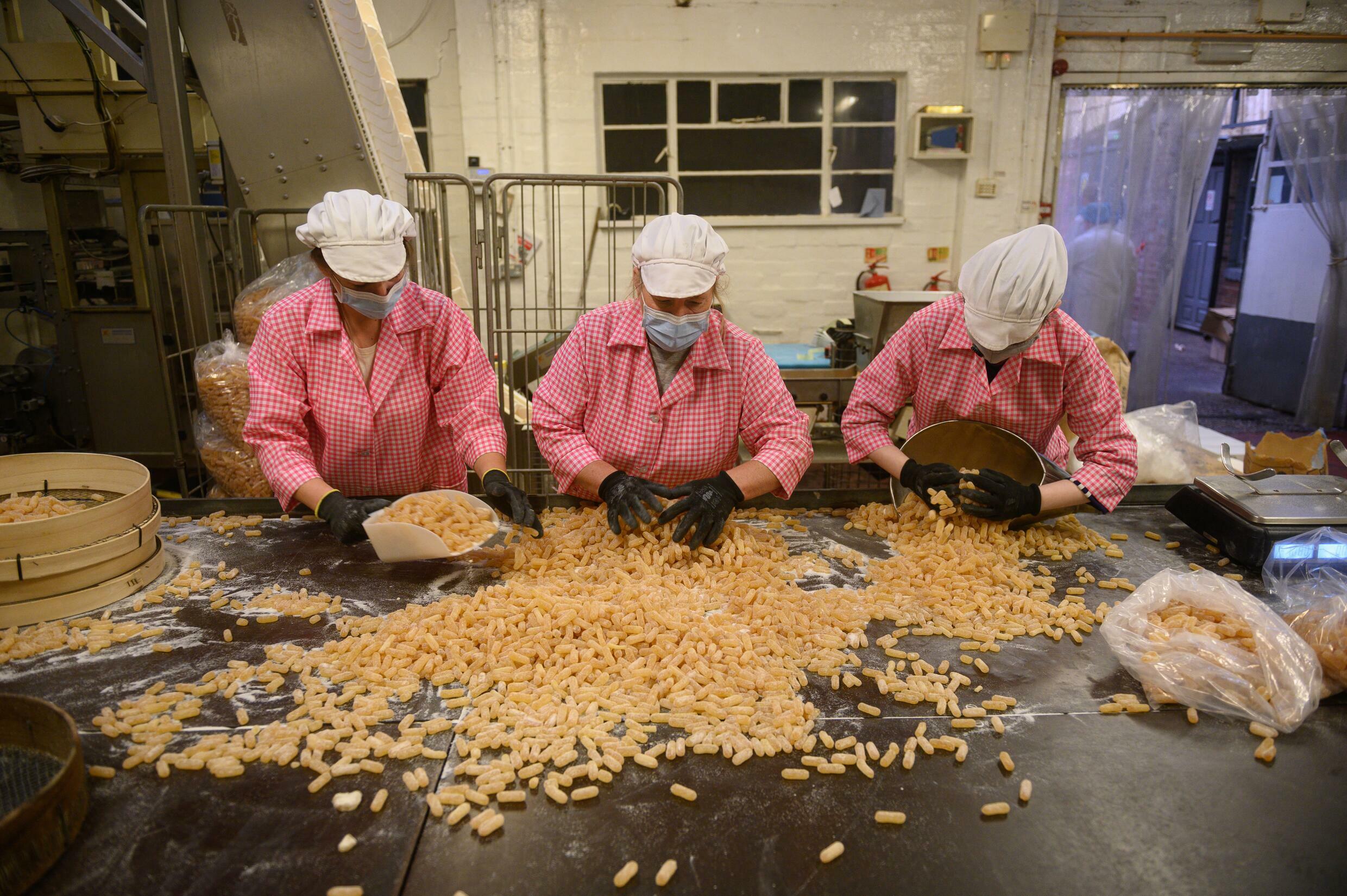 Traditional UK sweet factory enjoys global sugar rush
