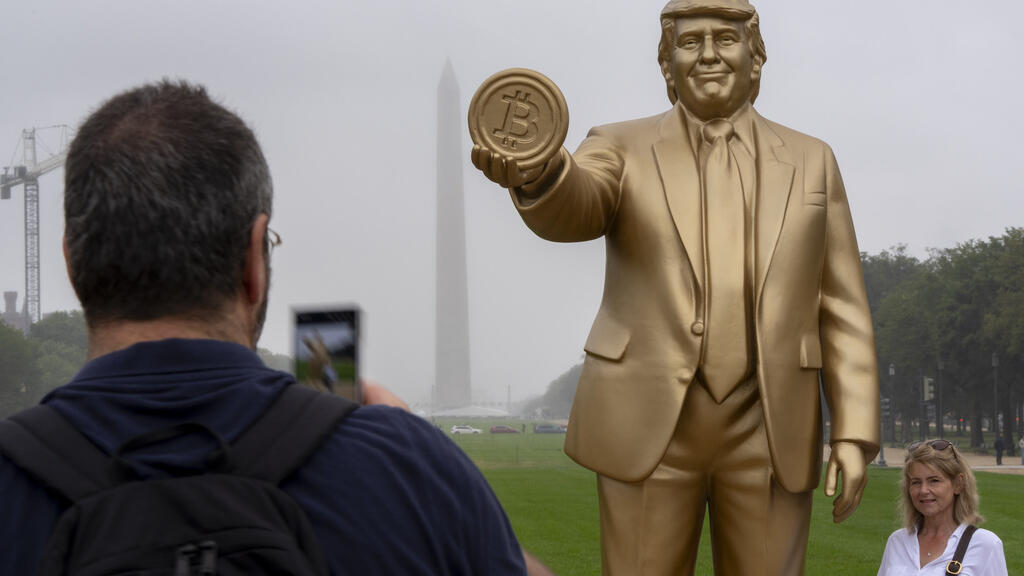 Prăbușirea bitcoin: temporară sau definitivă? Ce spun experții în domeniu