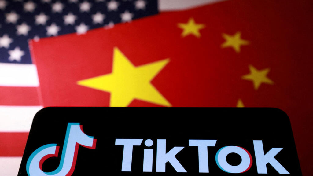 美国副总统万斯9月28日称美国已掌控TikTok数据安全，确保剥离字节跳动。