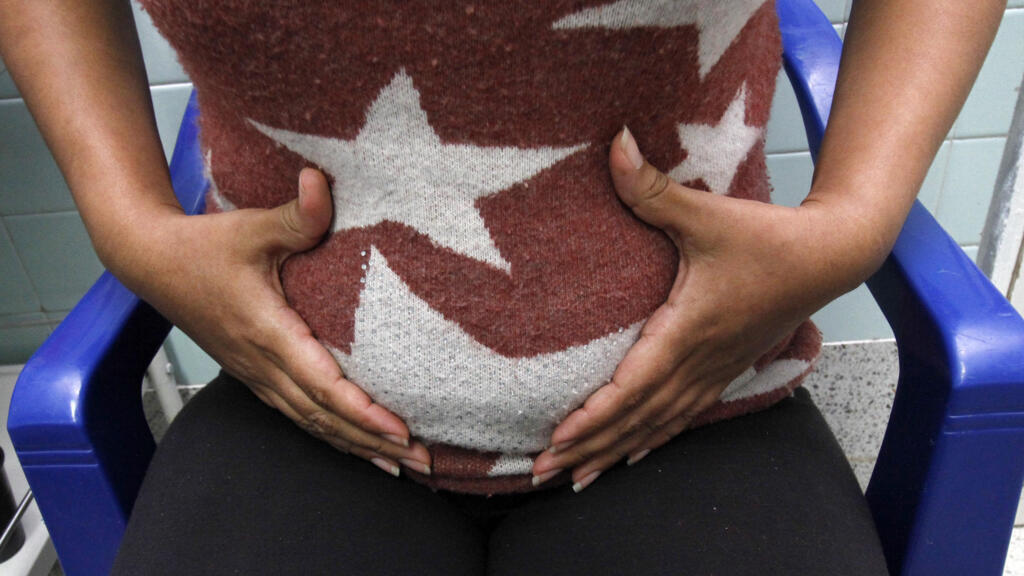 Une femme enceinte atteinte par le virus Zika, le 25 janvier 2016 dans un hôpital colombien.